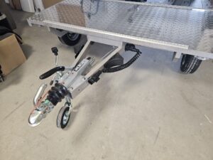 Unitrail UT2 gebremster PKW-Anhänger/Queranhänger Basic Version